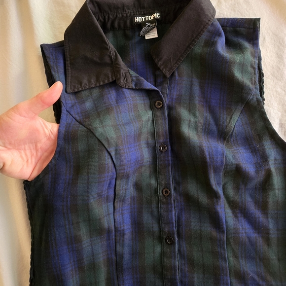 Hot Topic Green Blue Plaid Flannel Sleeveless Button Up Collared Vest 90s y2k - Picture 8 of 9